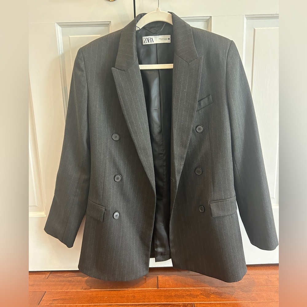 NEVER WORN Zara Black Pinstripe Oversized blazer